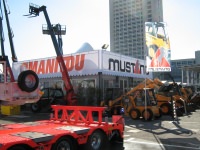 Struttura porta grafica per stand Manitou a Bologna Fiere